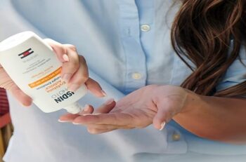 کرم ضد آفتاب ایزدین